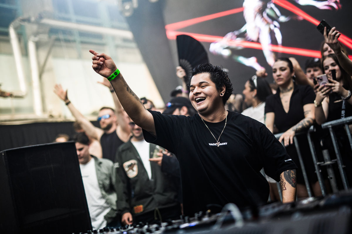 Loading... just a sec